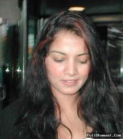 Celina Jaitley with very little makeup....