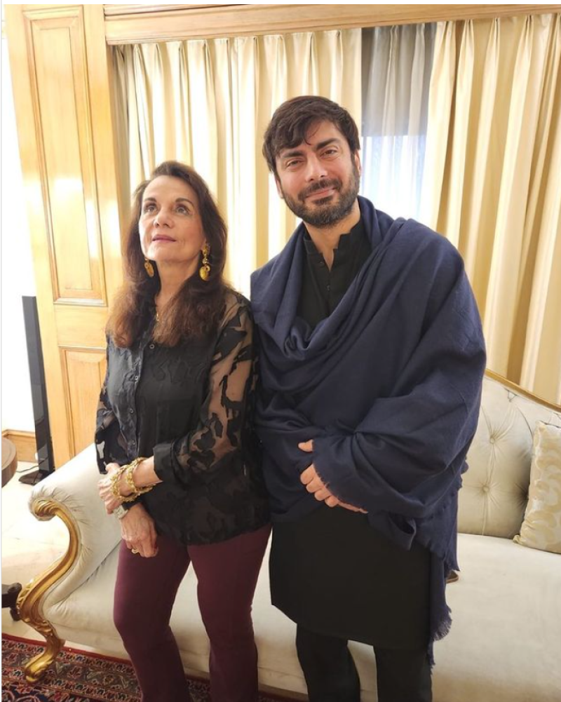 Mumtaz participated in a house party in Pakistan with Fawad Khan and Ghulam Ali. See videos and photos.