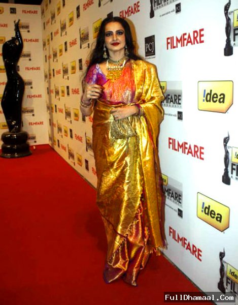 Rekha At 57th Filmfare Awards 2102