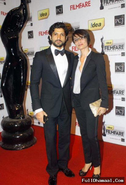 Farhan Akhtar With Wife Adhuna Bhabani Akhtar At 57th Filmfare Awards 2102